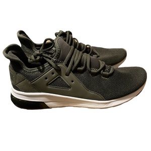 Puma shoes men’s size 9